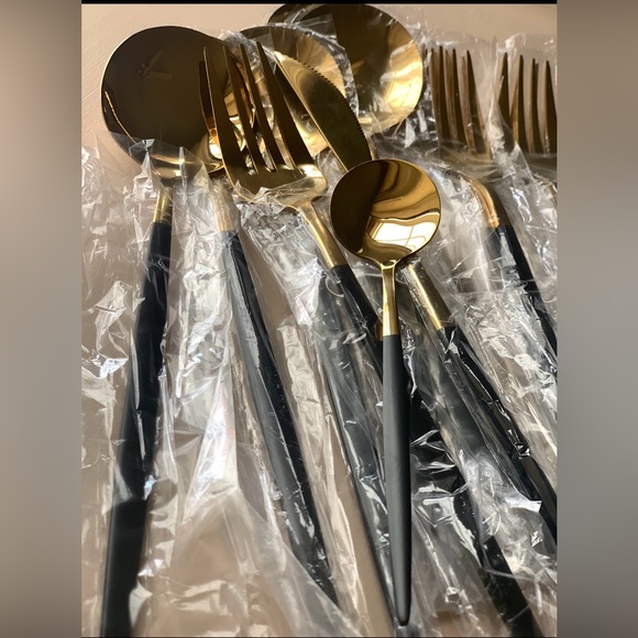24 Pcs Gold/Black stainless steel utensils set - Picture 4 of 5